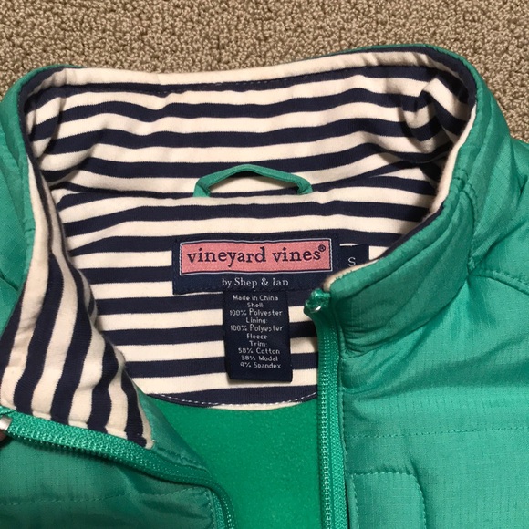 Vineyards Vines Insulated Vest - Picture 3 of 5